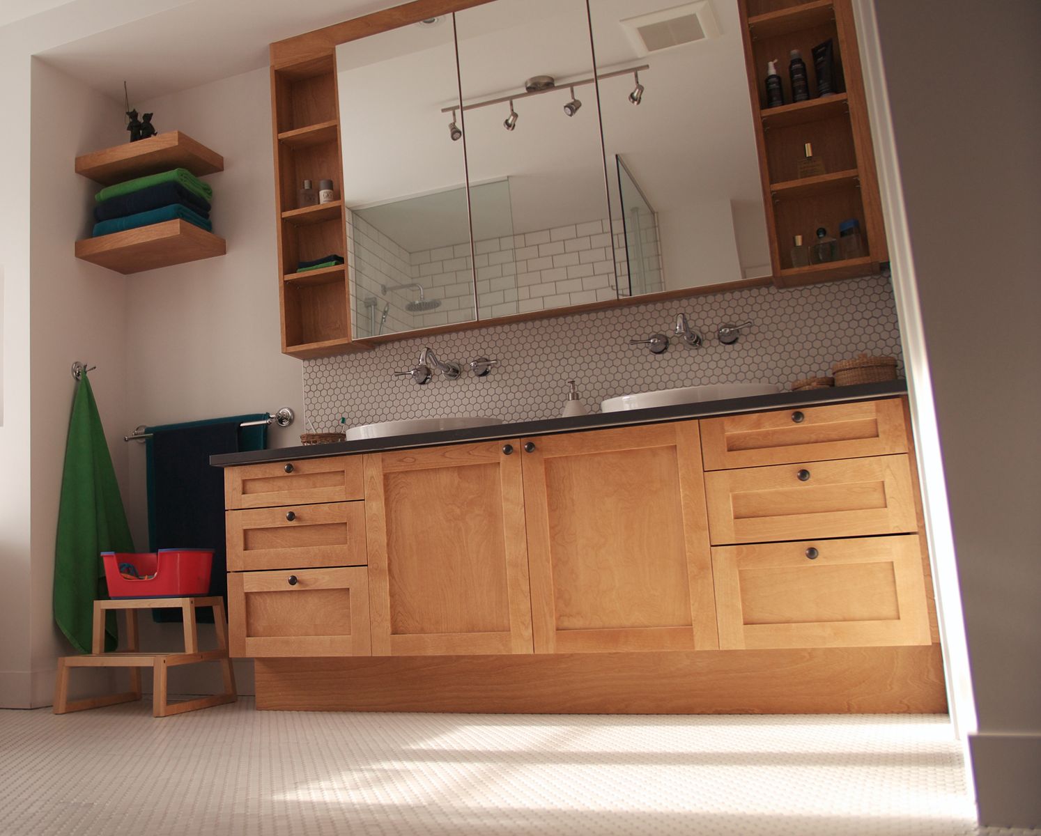 Bathroom from a Single family homes project near Saint-Jerome (Laurentides) by À l' Aube - Design Studio & Kitchen Specialist