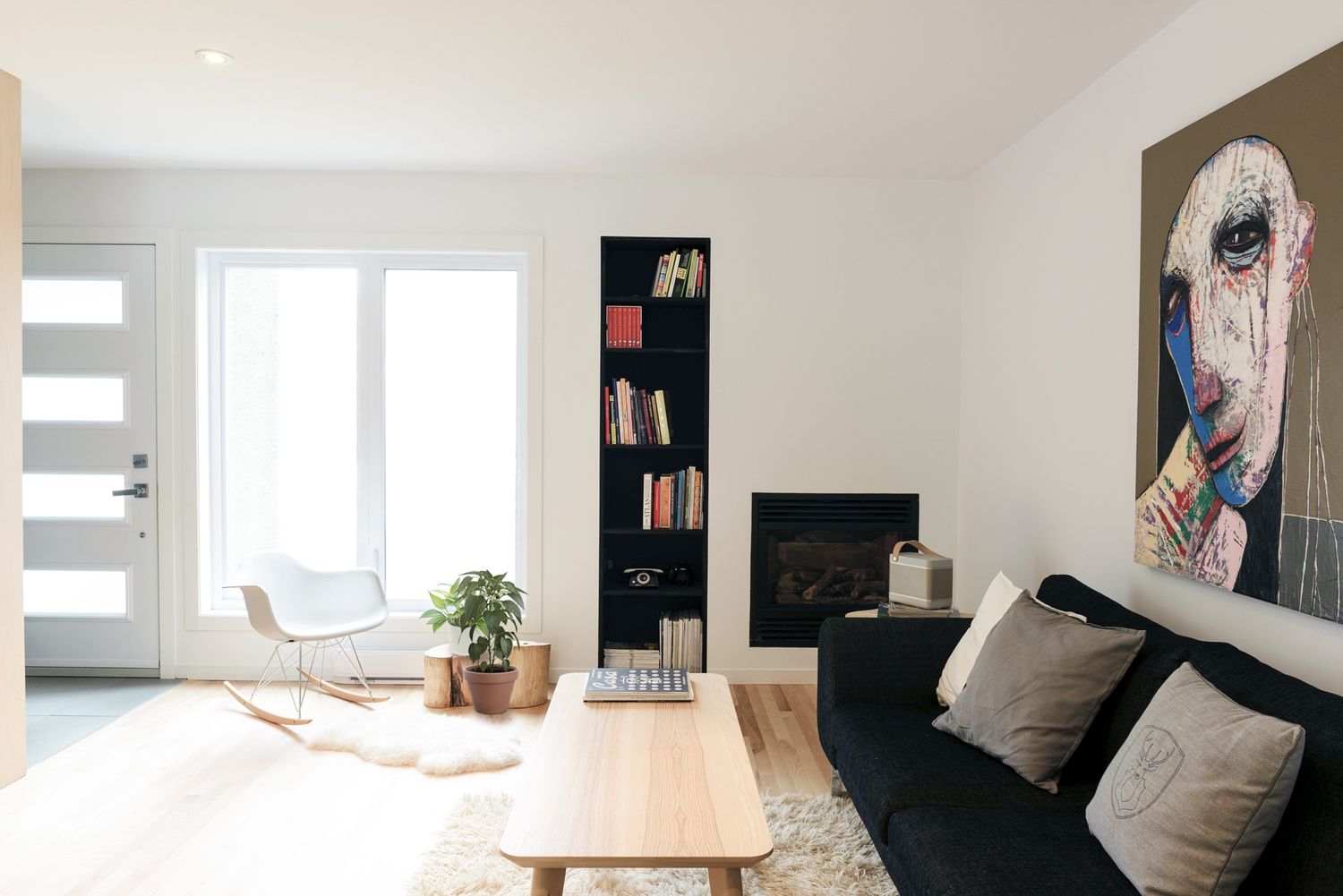 Salón familiar de un proyecto de tipo Viviendas unifamiliares cerca de Montreal (Gran Montreal) por Stroph Architecture & Design