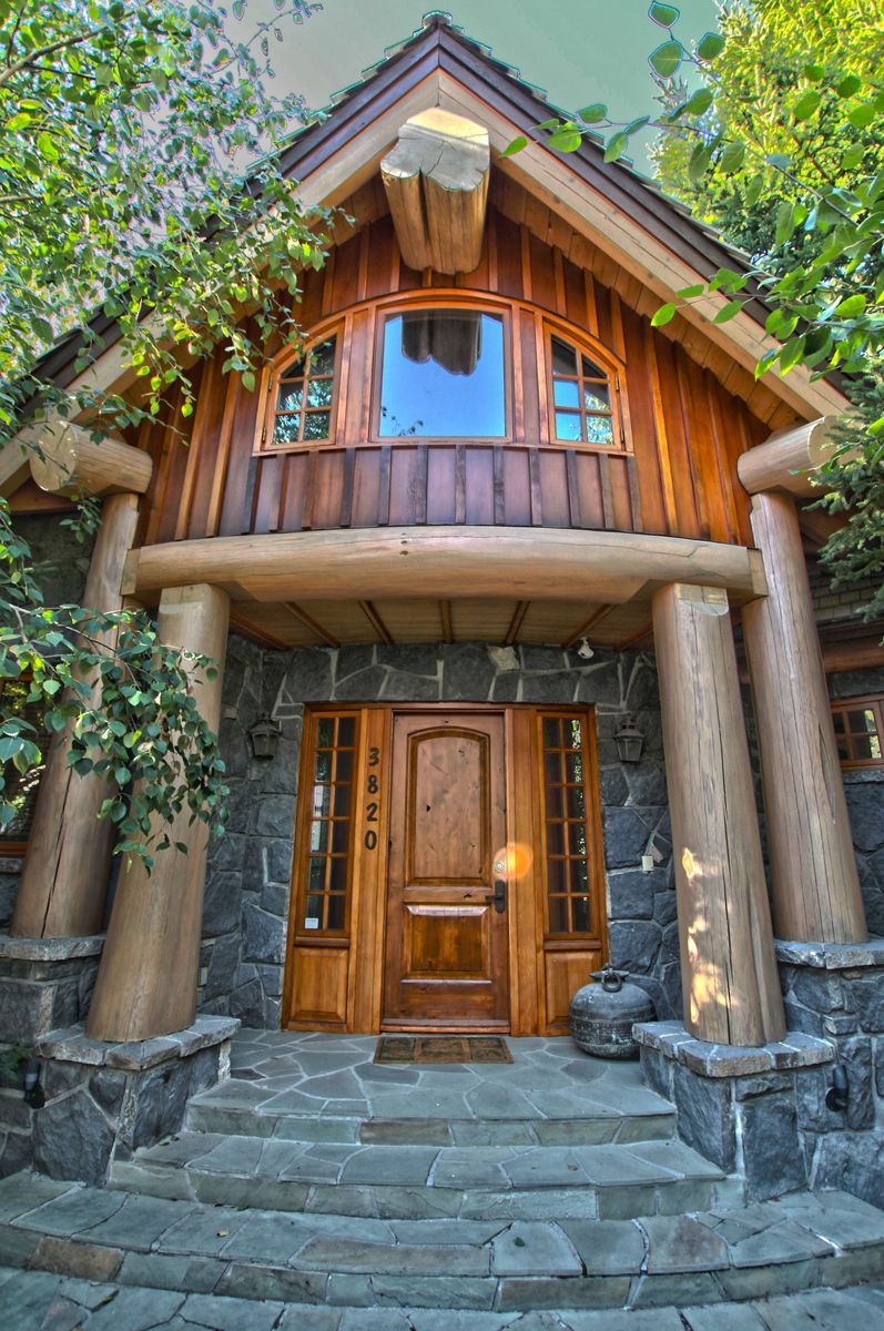  de un proyecto de tipo Armazones de madera maciza cerca de Squamish - Whistler por Dürfeld Log & Timber Inc.