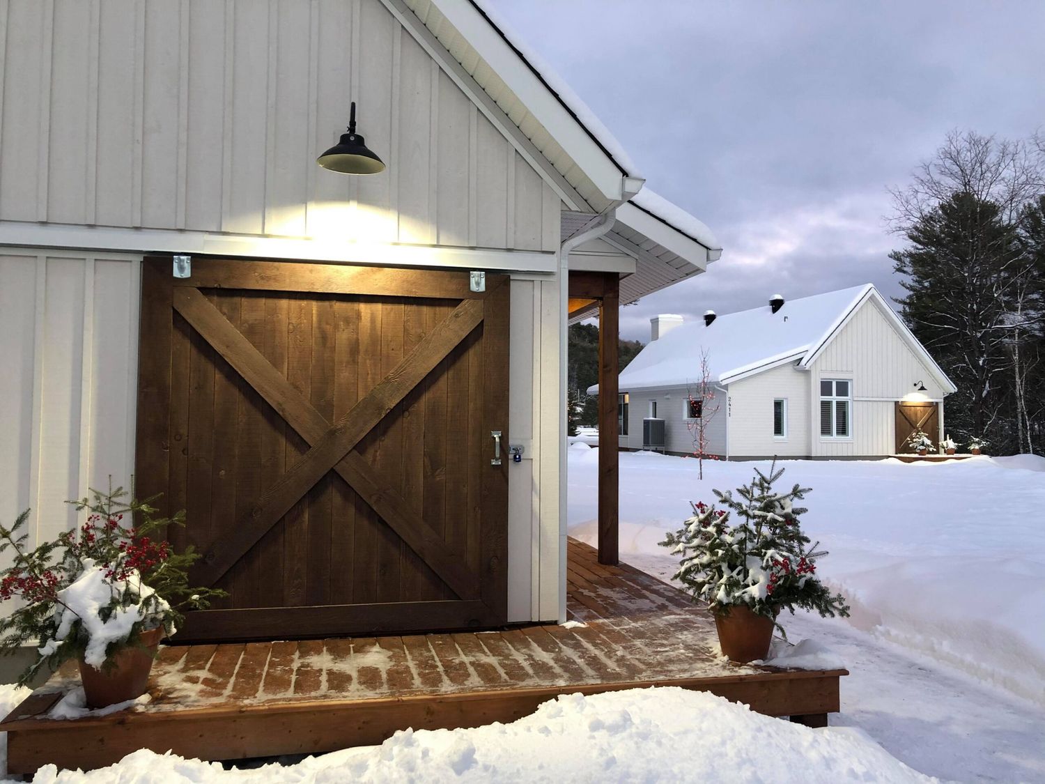 Porch from a Real Estate Developments project near Saint-Jerome (Laurentides) by Tessar constructions