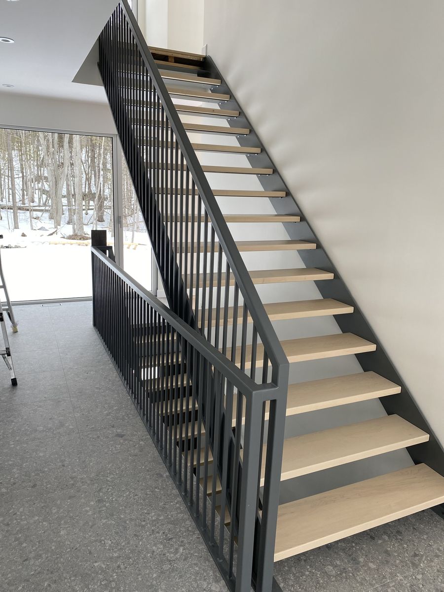 Staircase from a Staircases project near Gatineau (Outaouais) by ref.