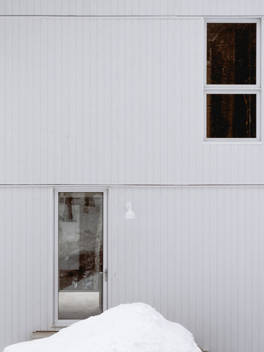 Acabado exterior de un proyecto de tipo Viviendas unifamiliares cerca de Saint-Jérôme (Laurentides) por Atelier L'Abri