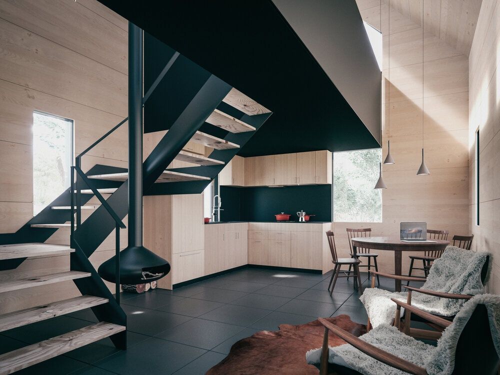 Escaliers d'un projet de Maisons usinées et modulaires près de Vancouver (Région du Grand Vancouver) de The Backcountry Hut Company