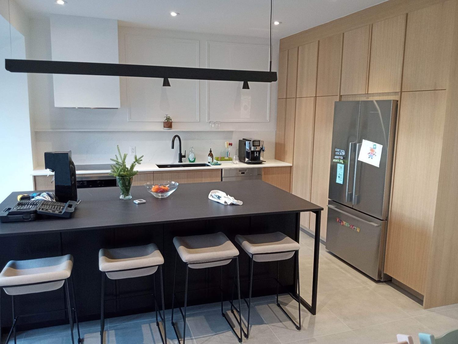 Cuisine d'un projet de Armoires de cuisine près de Montréal/Laval/Longueuil (Grand Montréal) de MATPEL ébénisterie écologique inc.