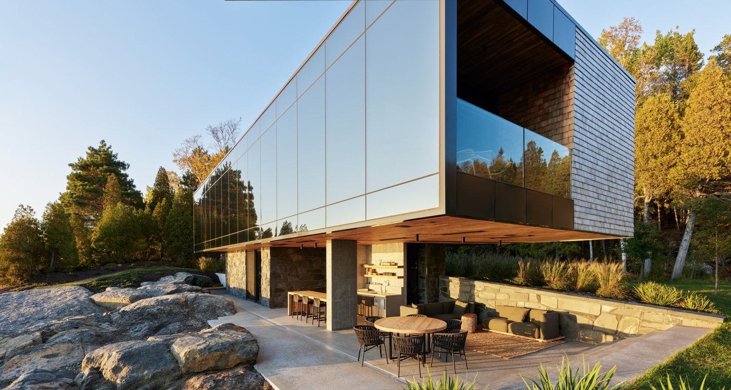 Deck & Balcony from a Single family homes project near Saguenay - Lac-Saint-Jean by Solutions Résidentielles