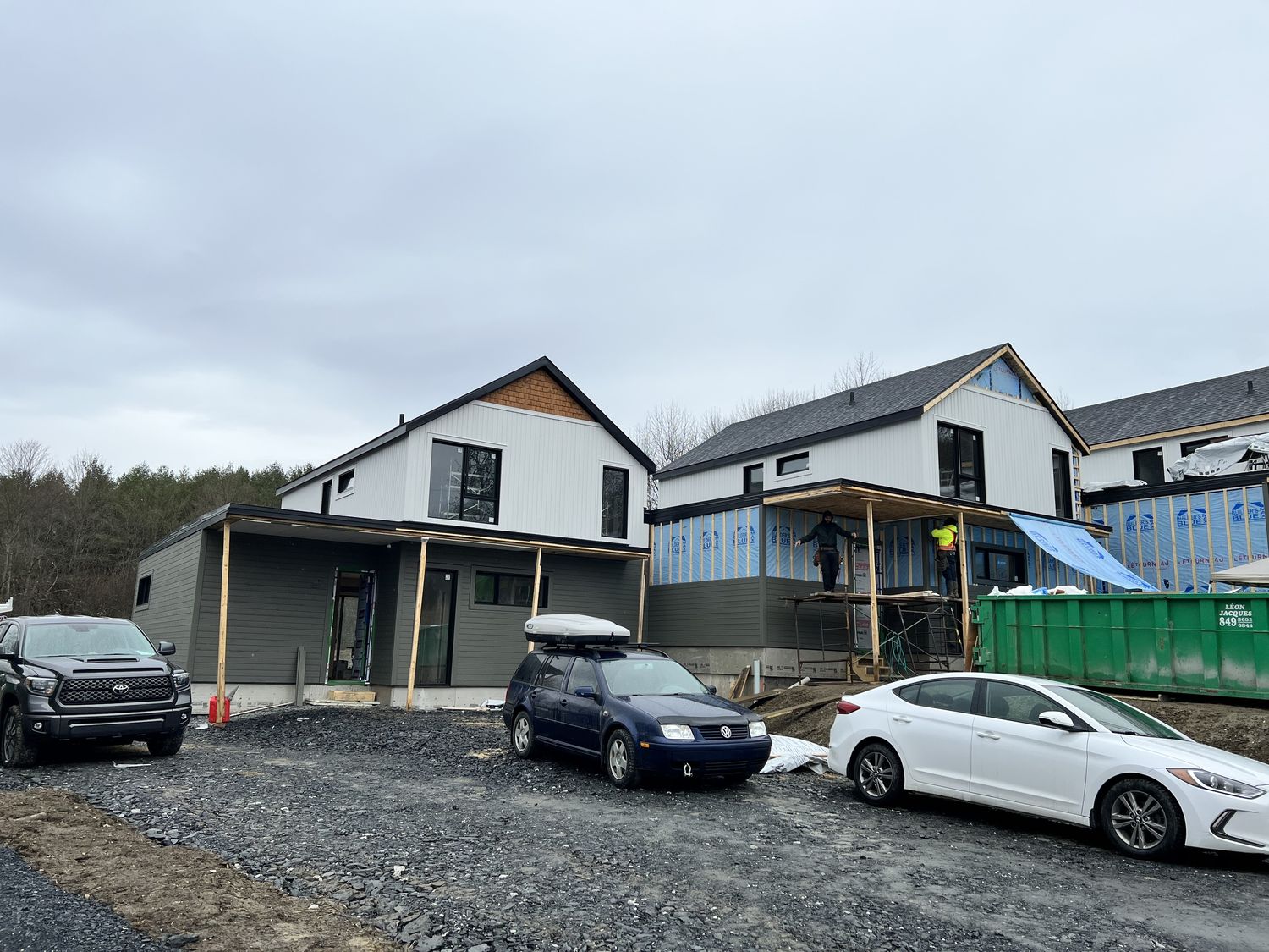 Construcción de exteriores de casas de un proyecto de tipo Condominios, apartamentos cerca de Sherbrooke (Estrie) por Construction Latulippe