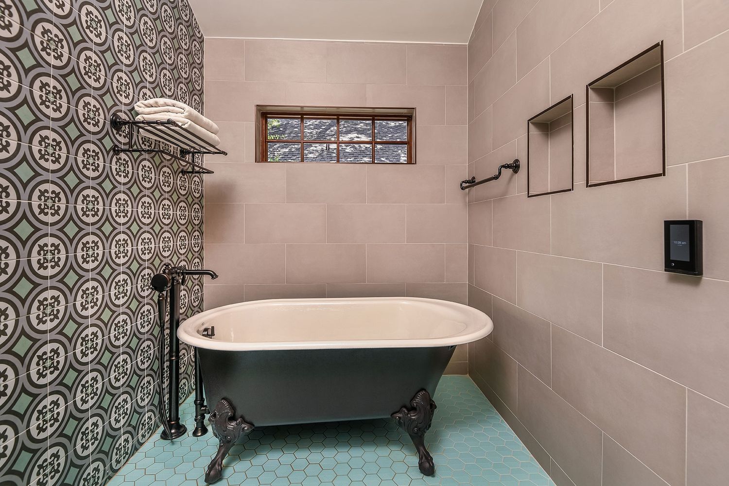 Bathroom from a Single family homes project near Miami by Turning Leaf Construction