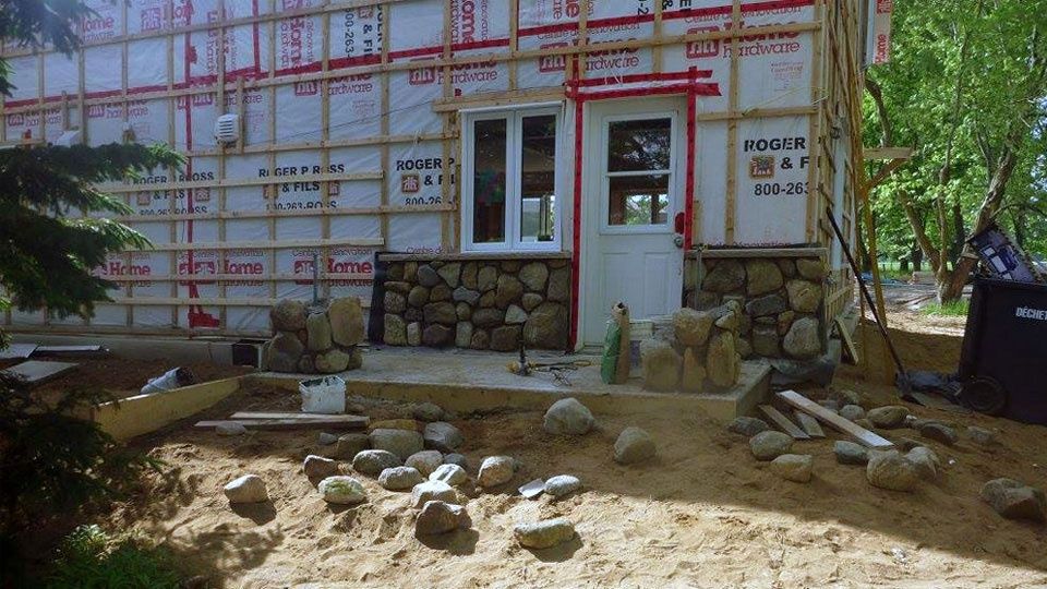 Construcción de exteriores de casas de un proyecto de tipo Viviendas unifamiliares cerca de Drummondville (Centre-du-Québec) por McClure Construction