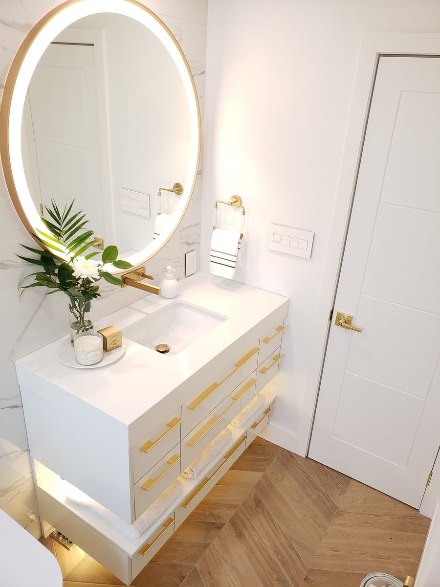  from a Bathrooms project near Toronto (Greater Toronto) by Soulier Design Studio