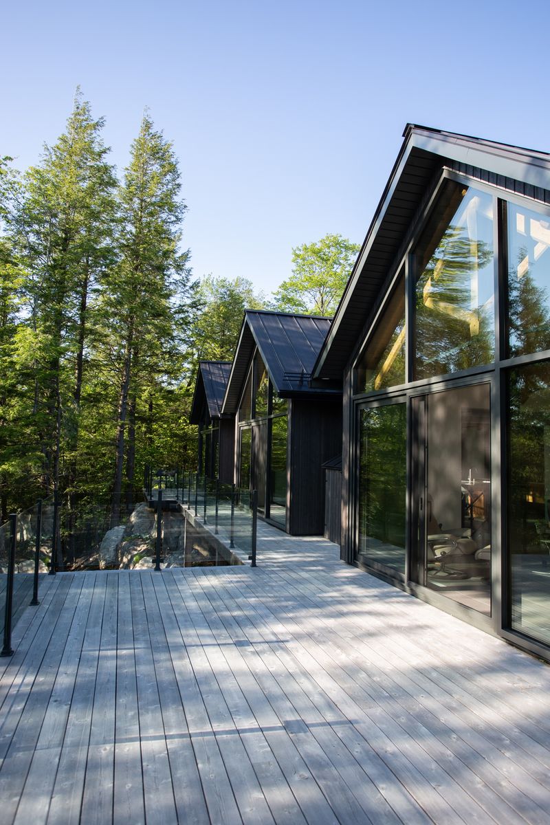 Terraza y balcón de un proyecto de tipo Viviendas unifamiliares cerca de Sherbrooke (Estrie) por UrbanÉco Construction