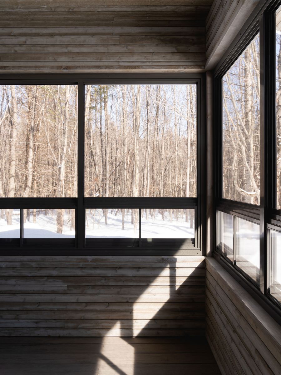 Veranda & Sunroom from a Single family homes project near Saint-Jerome (Laurentides) by Atelier L'Abri