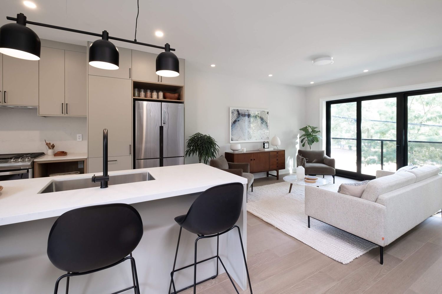 Cuisine d'un projet de Unités d'habitation accessoires (UHA) près de Toronto (Grand Toronto) de Lanescape Architecture Inc.
