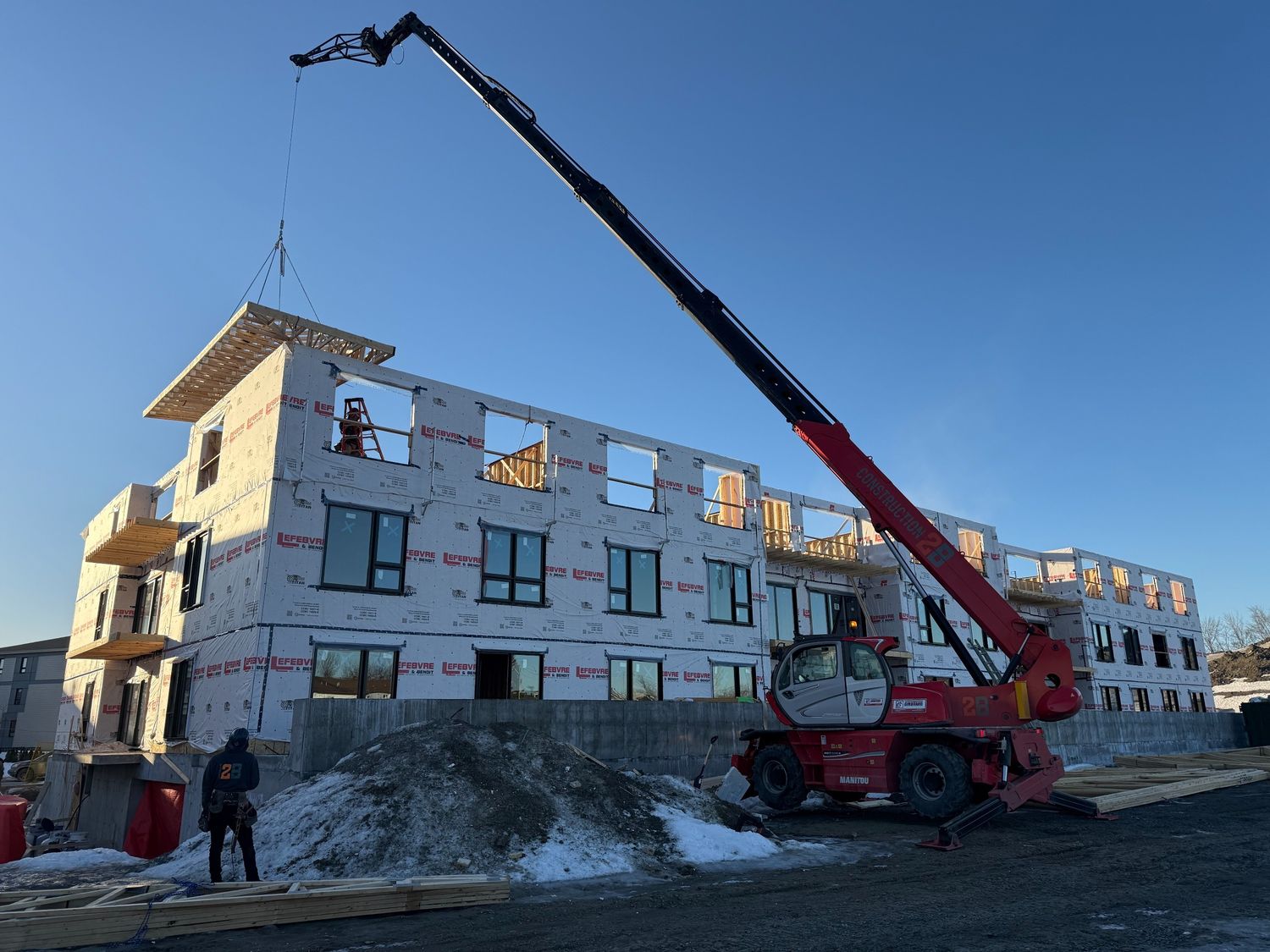 Roofs & Roof Void from a Multi-family and high-rise Buildings project near Montreal (Greater Montreal) by Construction 2B