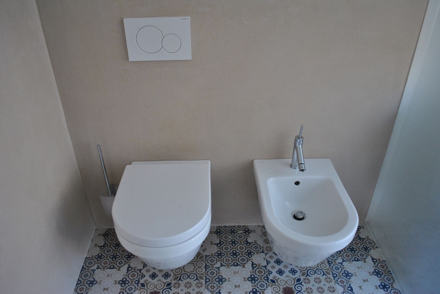 Bathroom from a Natural plasters project near Montreal (Greater Montreal) by Distribution Tockay inc.