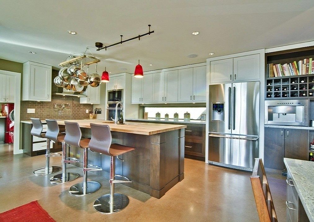 Kitchen from a Single family homes project near Squamish - Whistler by RDC Fine Homes
