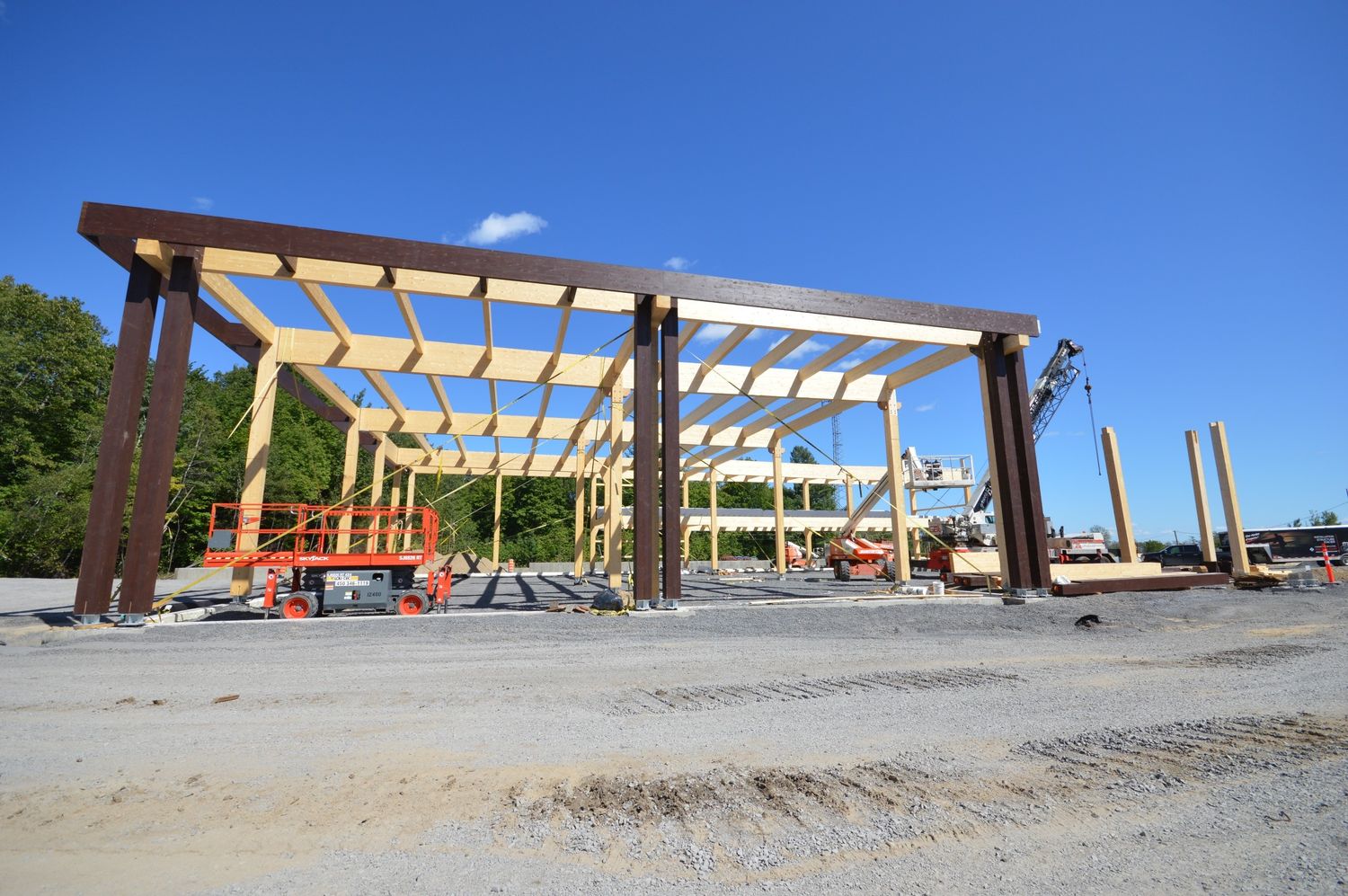 Wall Construction from a Glulam Structures project near Saint-Jerome (Laurentides) by Ambiance Bois Structure