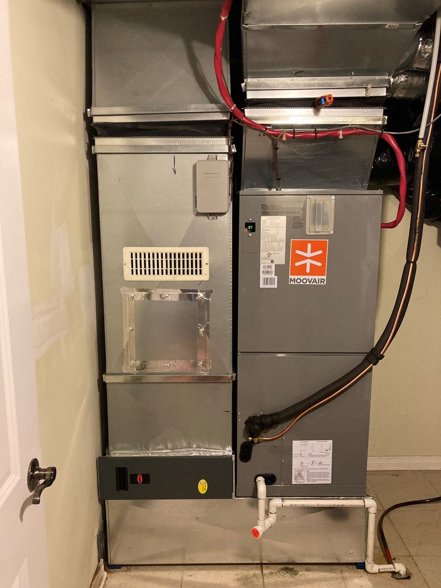 Building mechanicals from a Oil heating system replacement project near Montreal (Greater Montreal) by PCP Ventilation