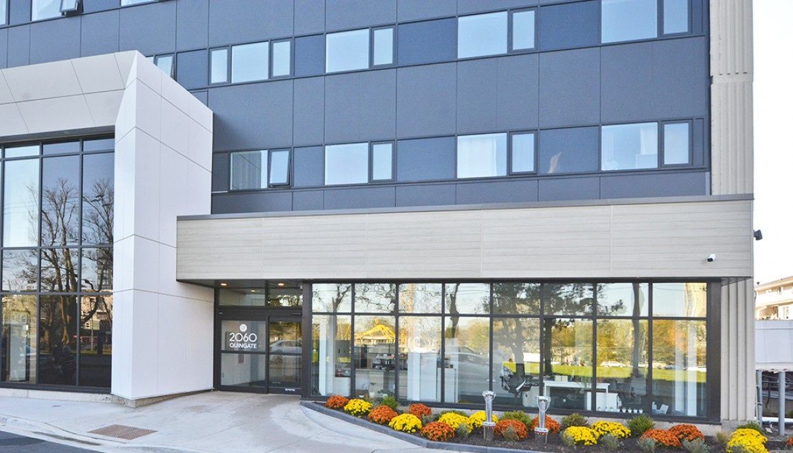 Façade avant d'un projet de Bâtiments multi-résidentiels et tours d'habitations près de Halifax de ThermalWise: Building Energy Savings