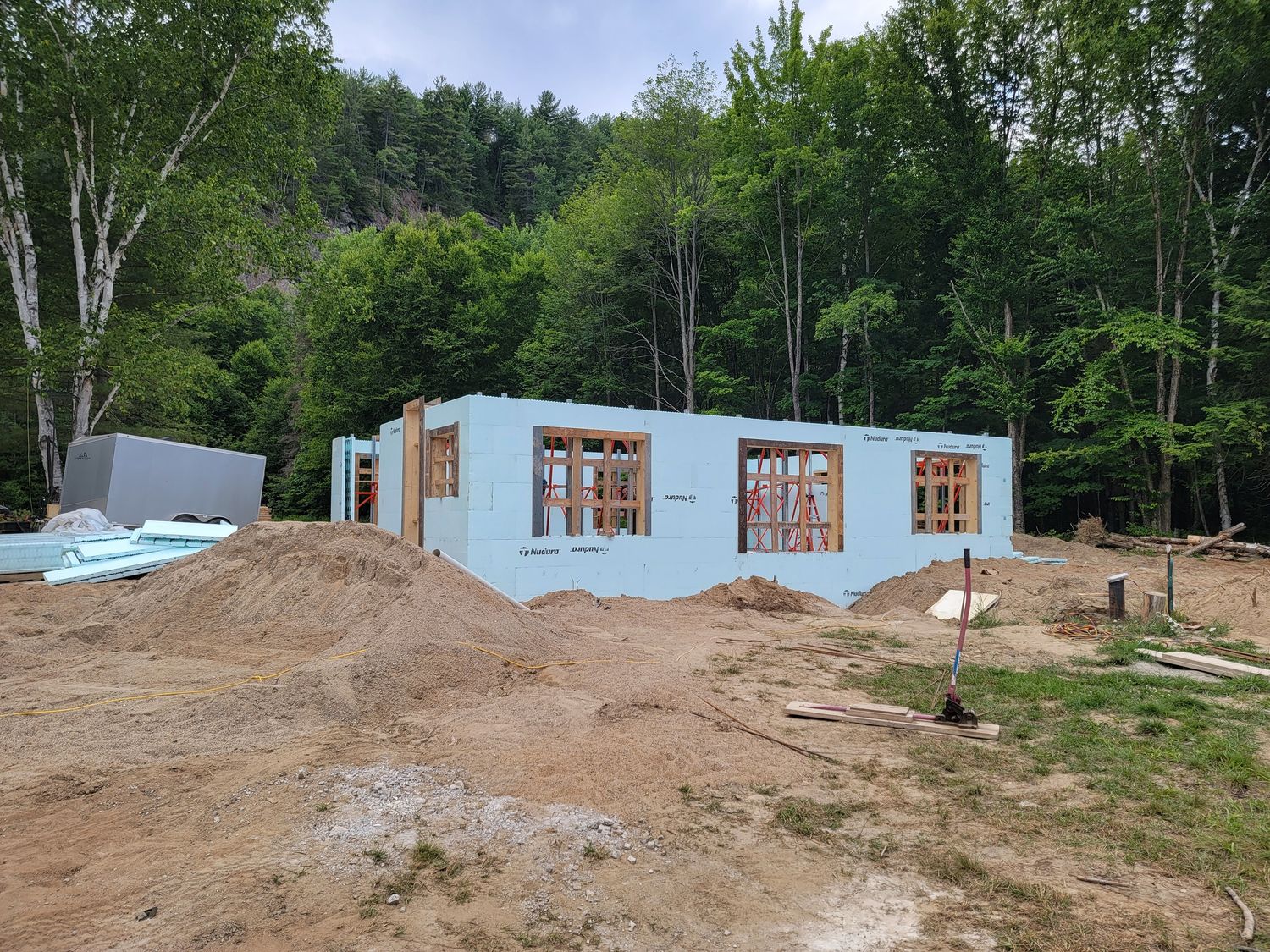 Wall Construction from a Single family homes project near Gatineau (Outaouais) by Génération Béton Inc