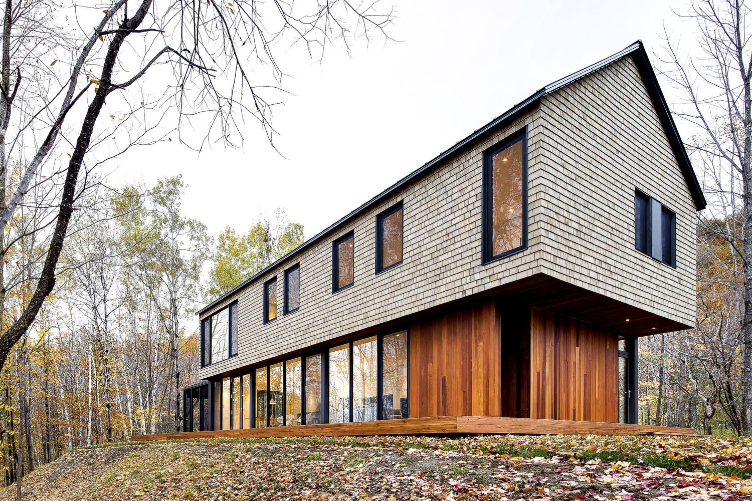 Fachada frontal de un proyecto de tipo Revestimiento exterior cerca de Sherbrooke (Estrie) por Groupe SIDEX Inc.