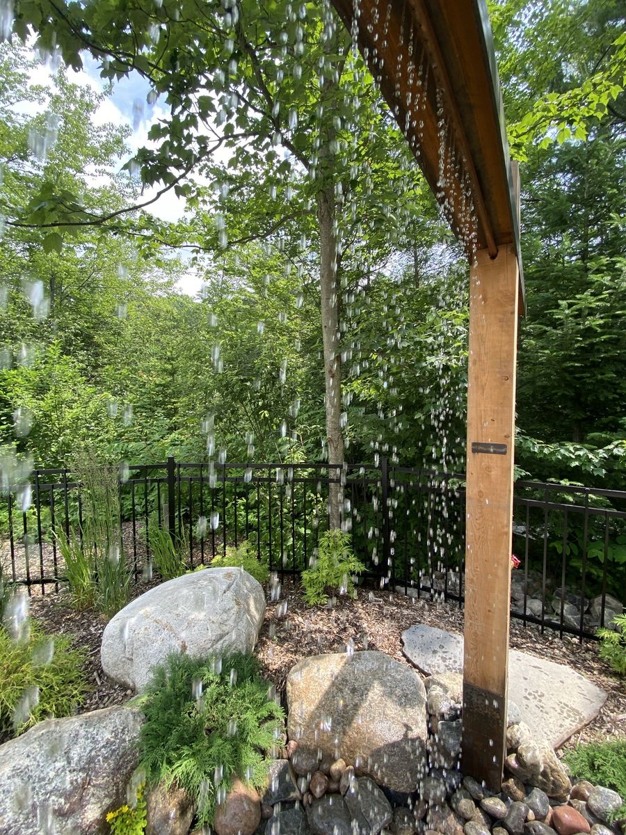 Backyard from a Garden ponds project near Quebec City - Levis by Repères
