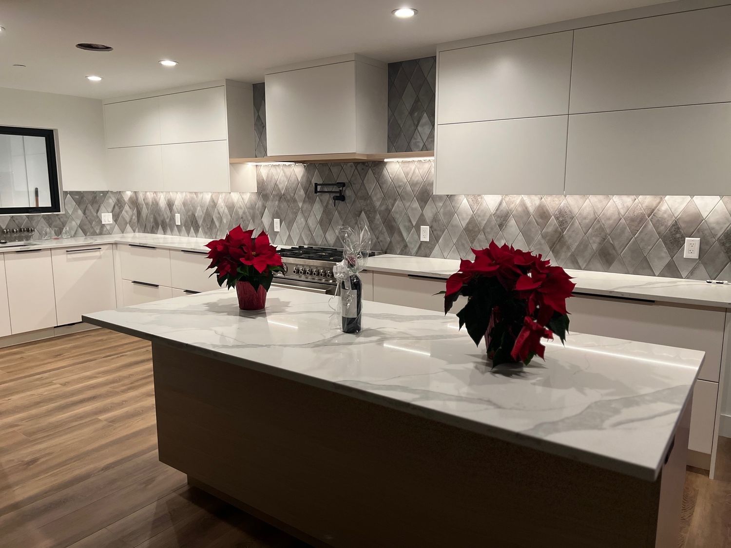 Kitchen from a Single family homes project near Vancouver (Greater Vancouver) by Vibe Design Build