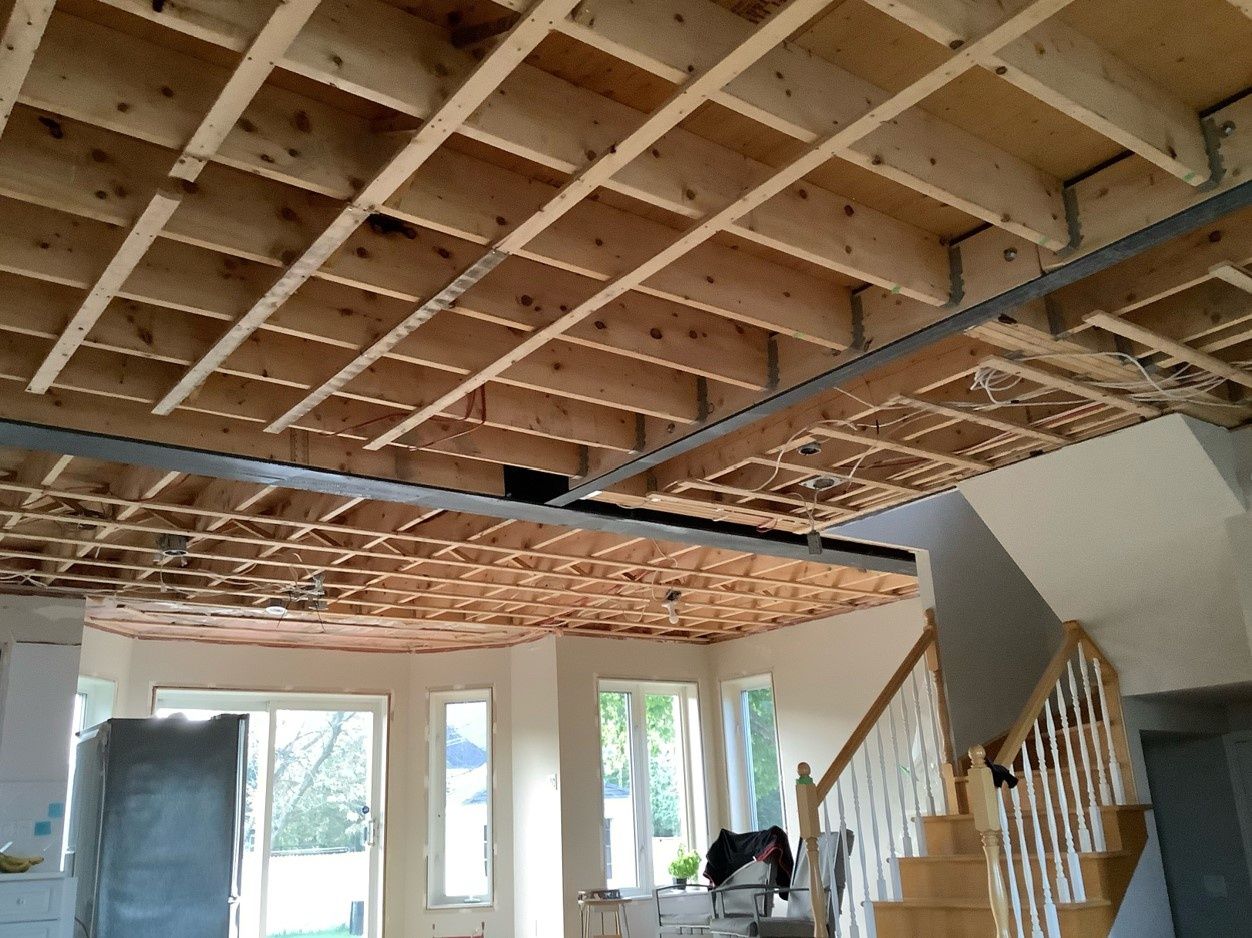 Travaux - Intérieur d'un projet de Maisons unifamiliales près de Montréal/Laval/Longueuil (Grand Montréal) de Millan, Lapierre experts-conseils inc.