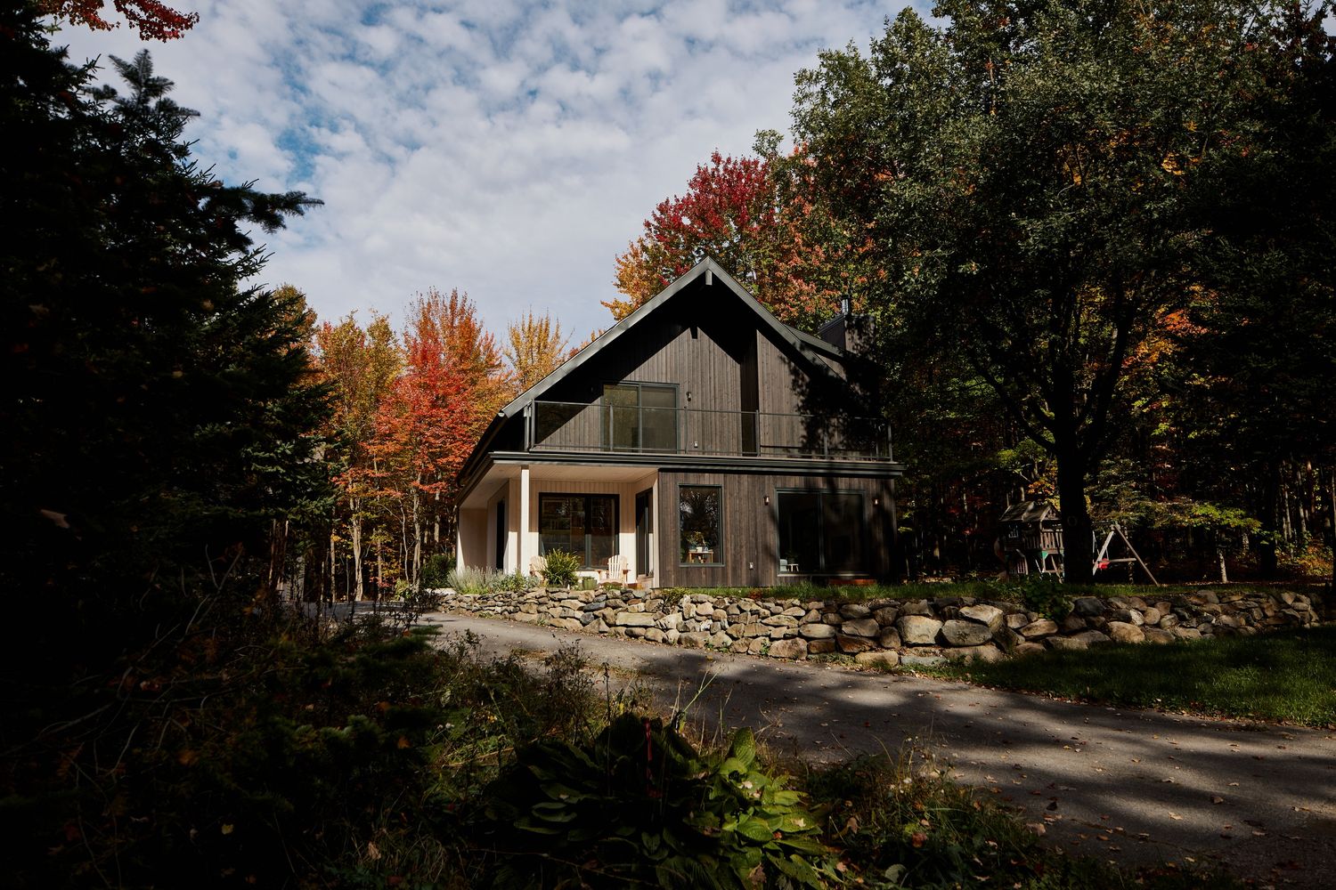 Front Yard from a Single family homes project near Granby - Bromont - Cowansville by Ancré. Architecture & Design