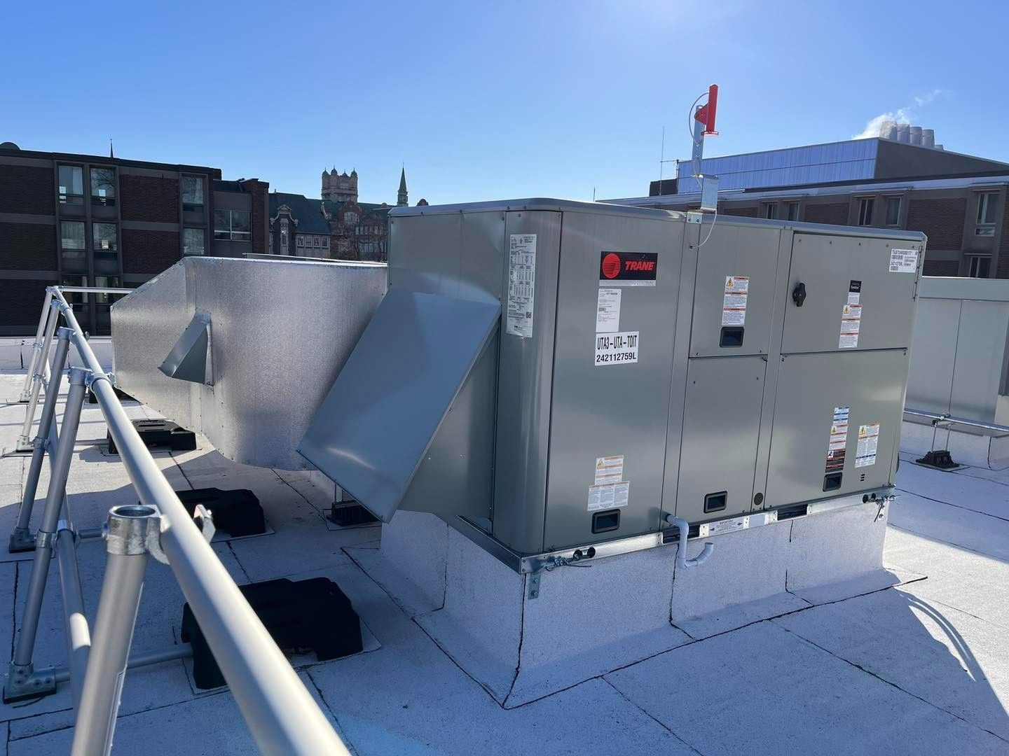 Mécanique du bâtiment d'un projet de Système de chauffage près de Montréal/Laval/Longueuil (Grand Montréal) de Les Industries Perform Air