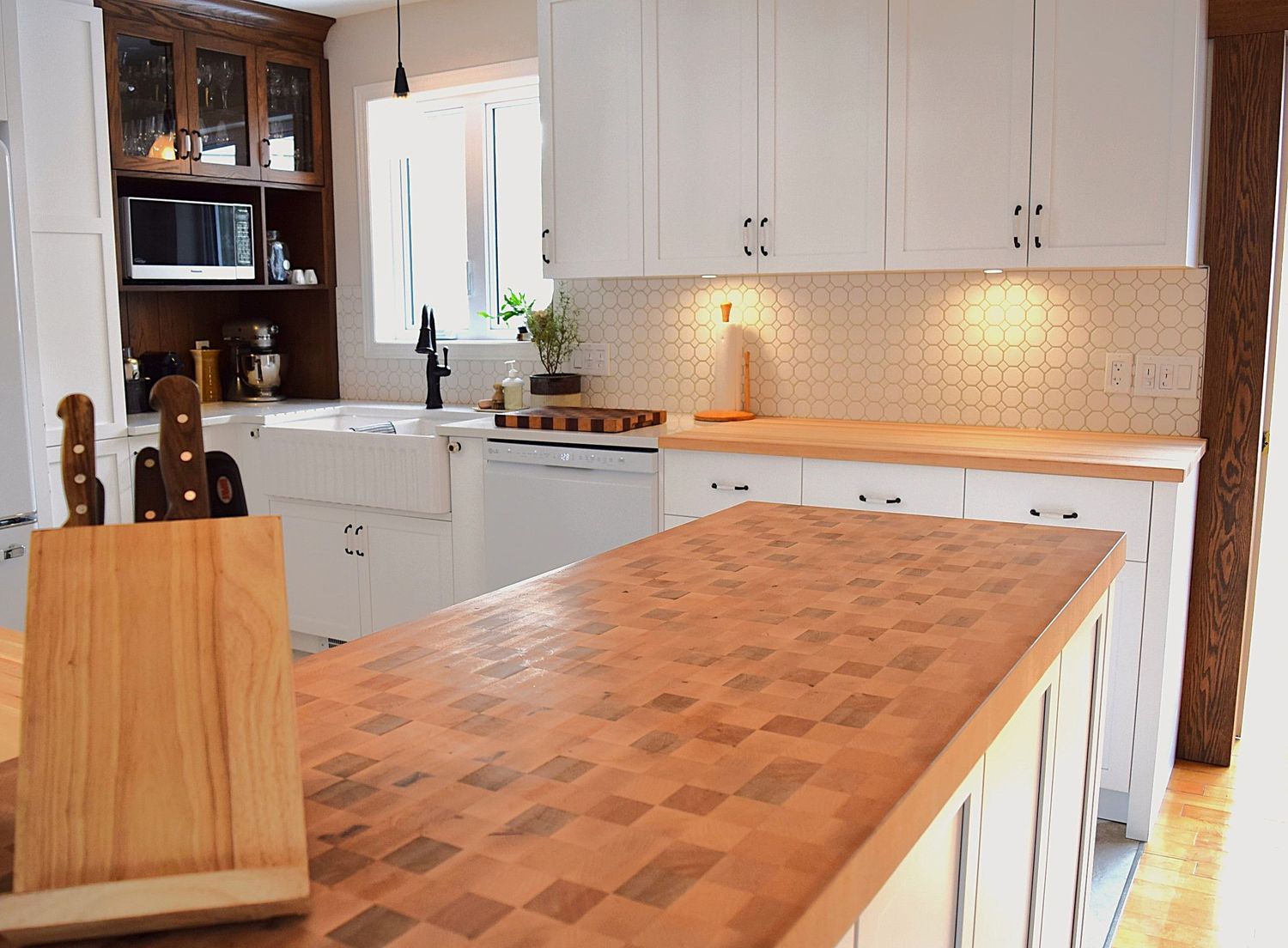 Kitchen from a Countertops project near Sherbrooke (Estrie) by Slabica