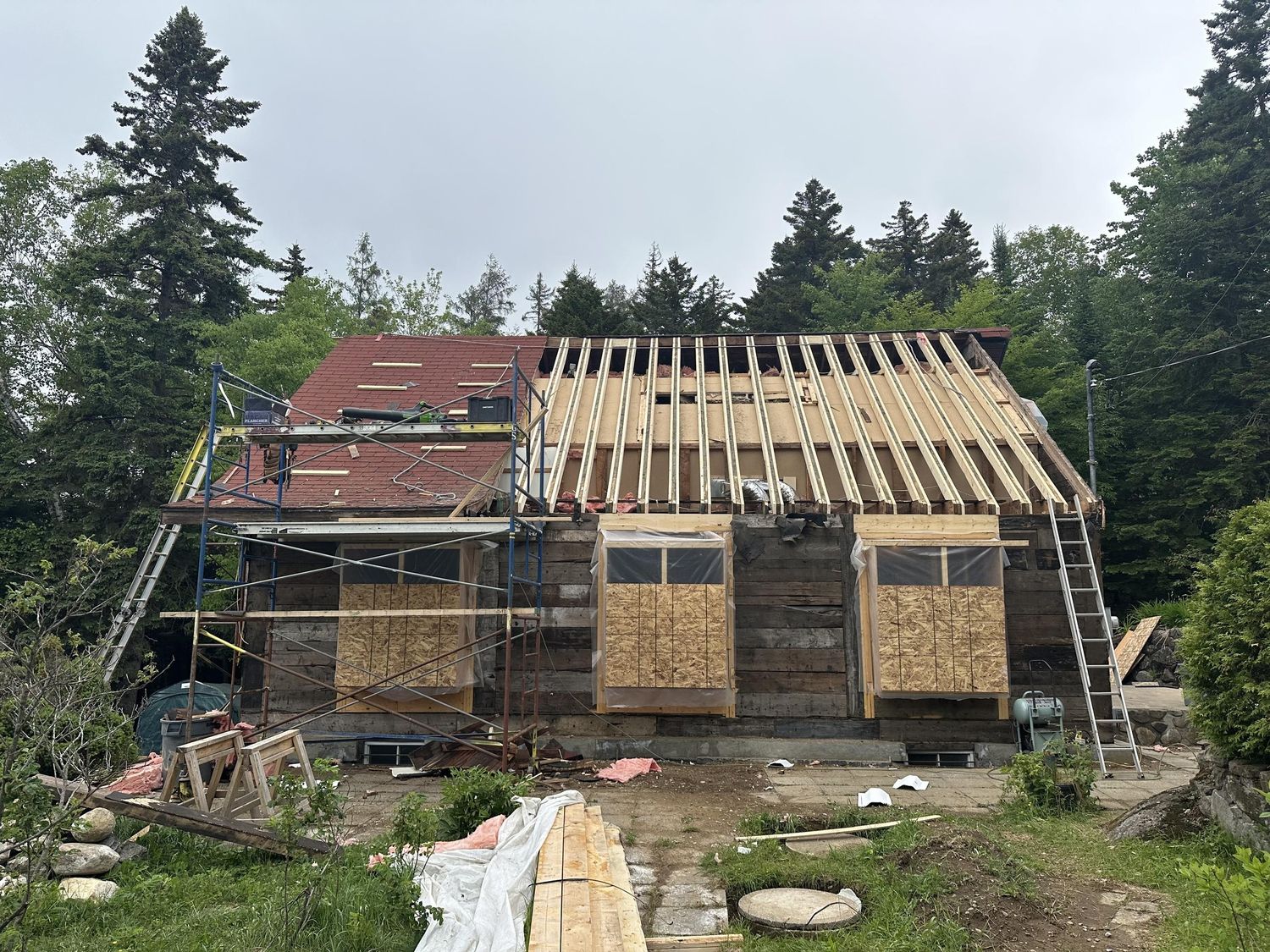 House Construction Exteriors from a Single family homes project near Saint-Jerome (Laurentides) by Retrofit Construction