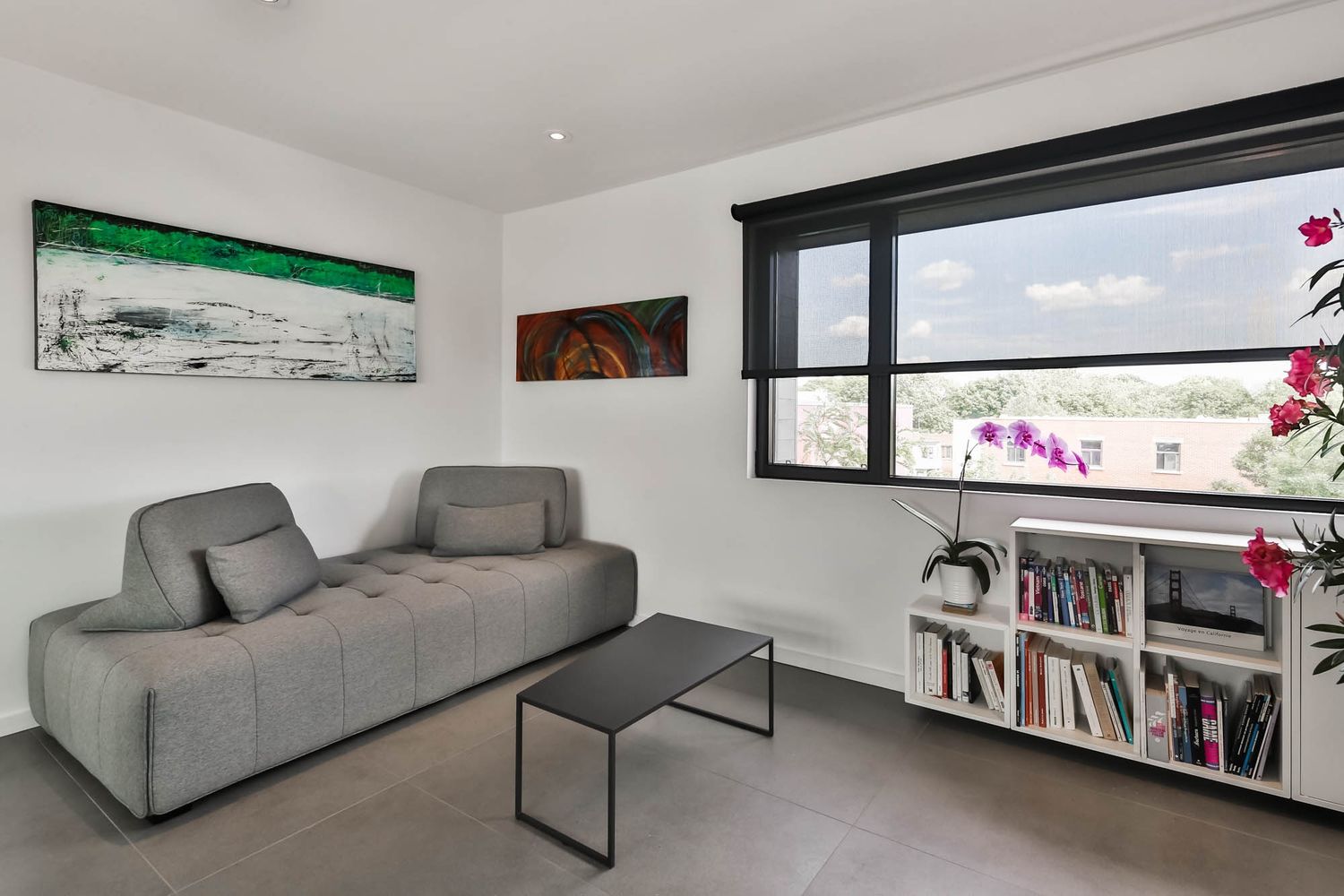 Family Room from a Second Floor Additions project near Montreal (Greater Montreal) by Atelier Tautem