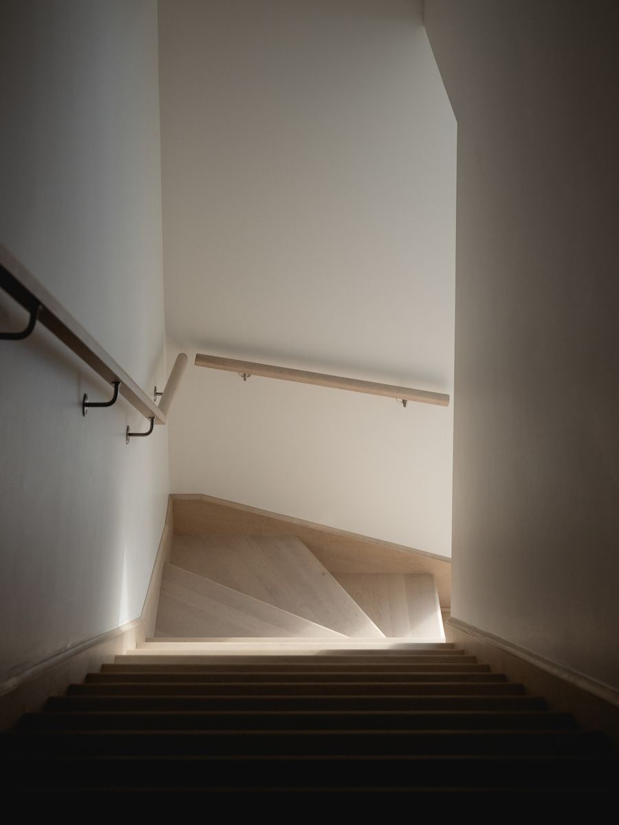 Escaleras de un proyecto de tipo Viviendas unifamiliares cerca de Saint-Jérôme (Laurentides) por Atelier L'Abri