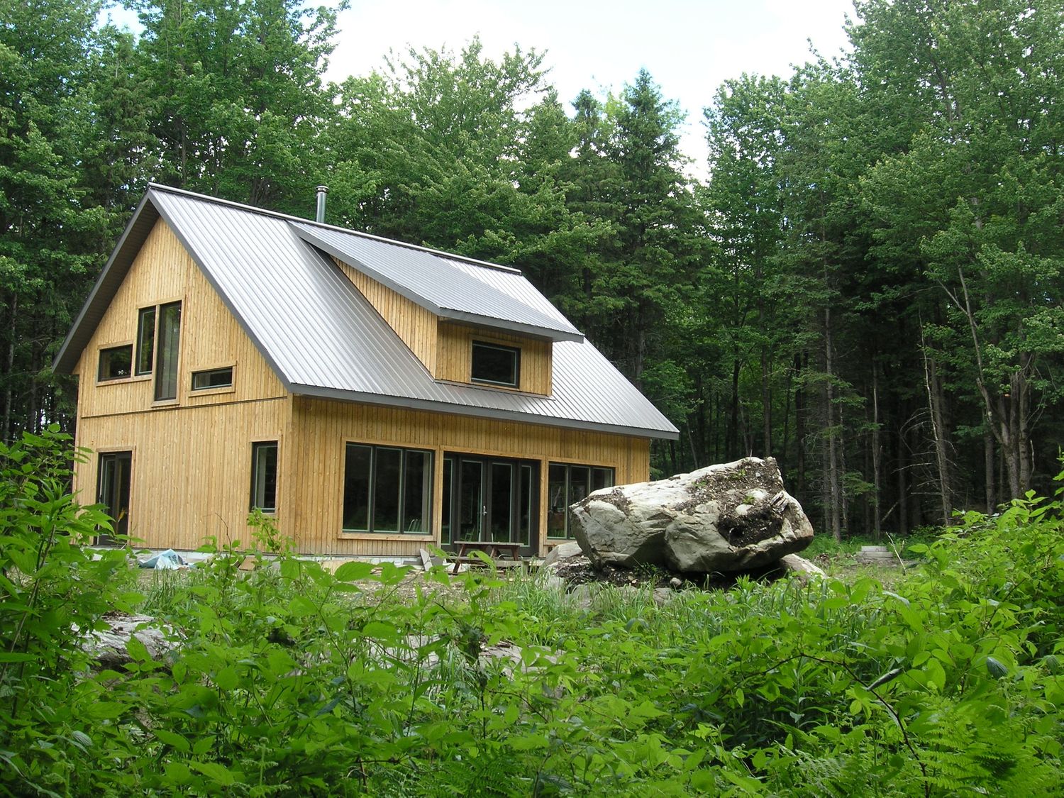 Fachada frontal de un proyecto de tipo Viviendas unifamiliares cerca de Granby - Bromont - Cowansville por Belvedair