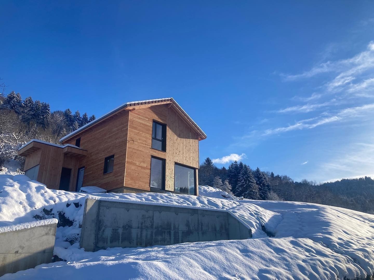 Finition extérieur d'un projet de Maisons unifamiliales près de Isère (38) de GASNIER-ECO Architecte