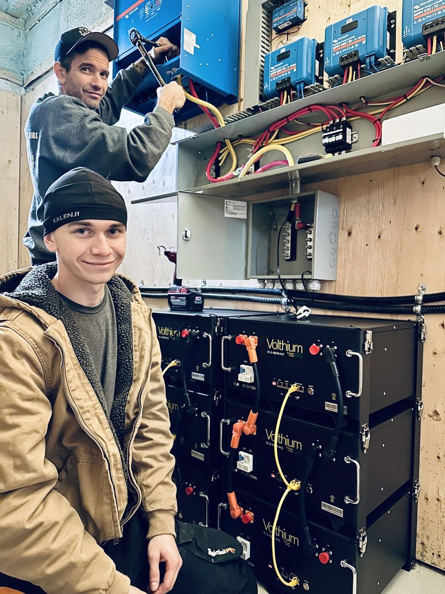 Building mechanicals from a Off-Grid photovoltaic systems project near Saint-Jerome (Laurentides) by Alternative Solaire inc.
