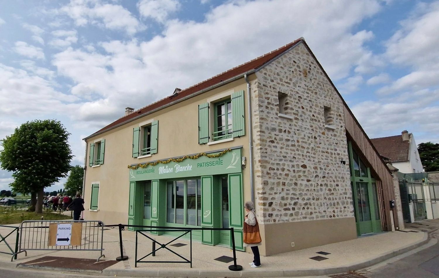 Façade avant d'un projet de Maisons unifamiliales près de Jura (39) de GOUGEON ARCHITECTURE