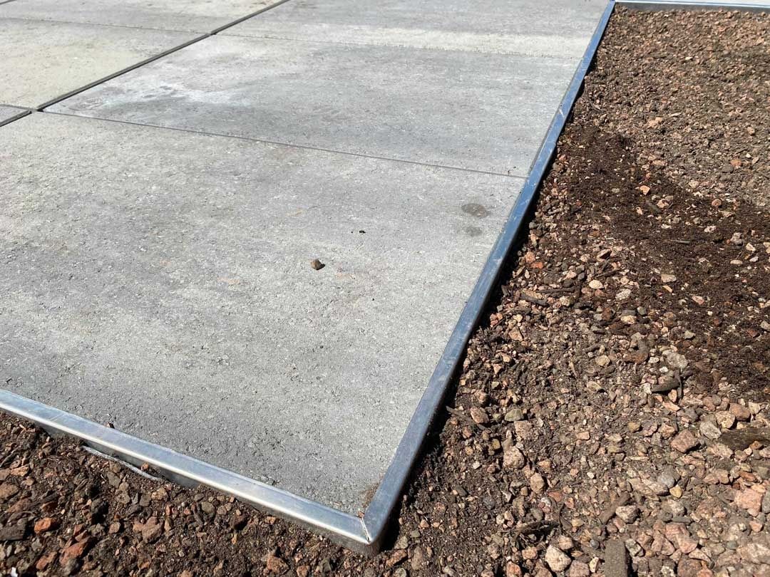 Terraza en la azotea de un proyecto de tipo Techos verdes cerca de Montreal (Gran Montreal) por La Ligne Verte : Toit vert inc.