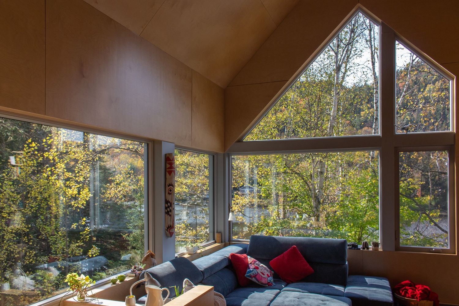 Living Room from a Regional & Rural Planning project near Joliette (Lanaudière) by Atelier abcdg