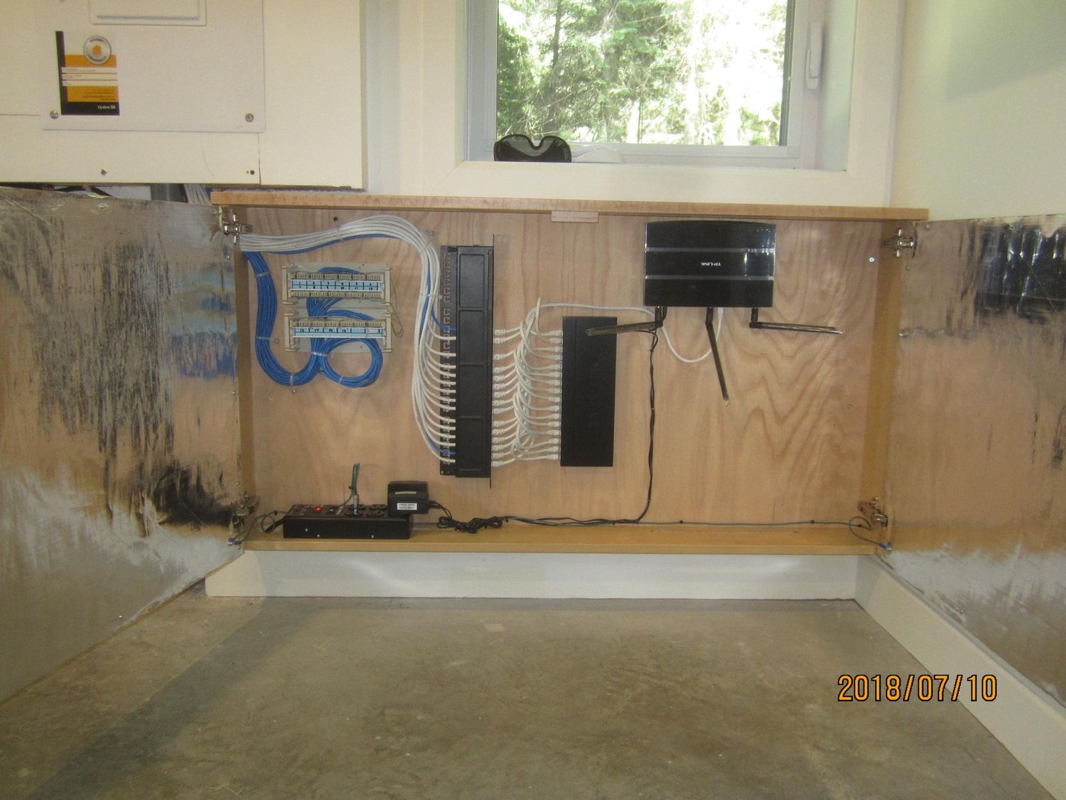 Cuarto de maquinaria de un proyecto de tipo Casa inteligente y domótica cerca de Montreal (Gran Montreal) por Vert-techno.com