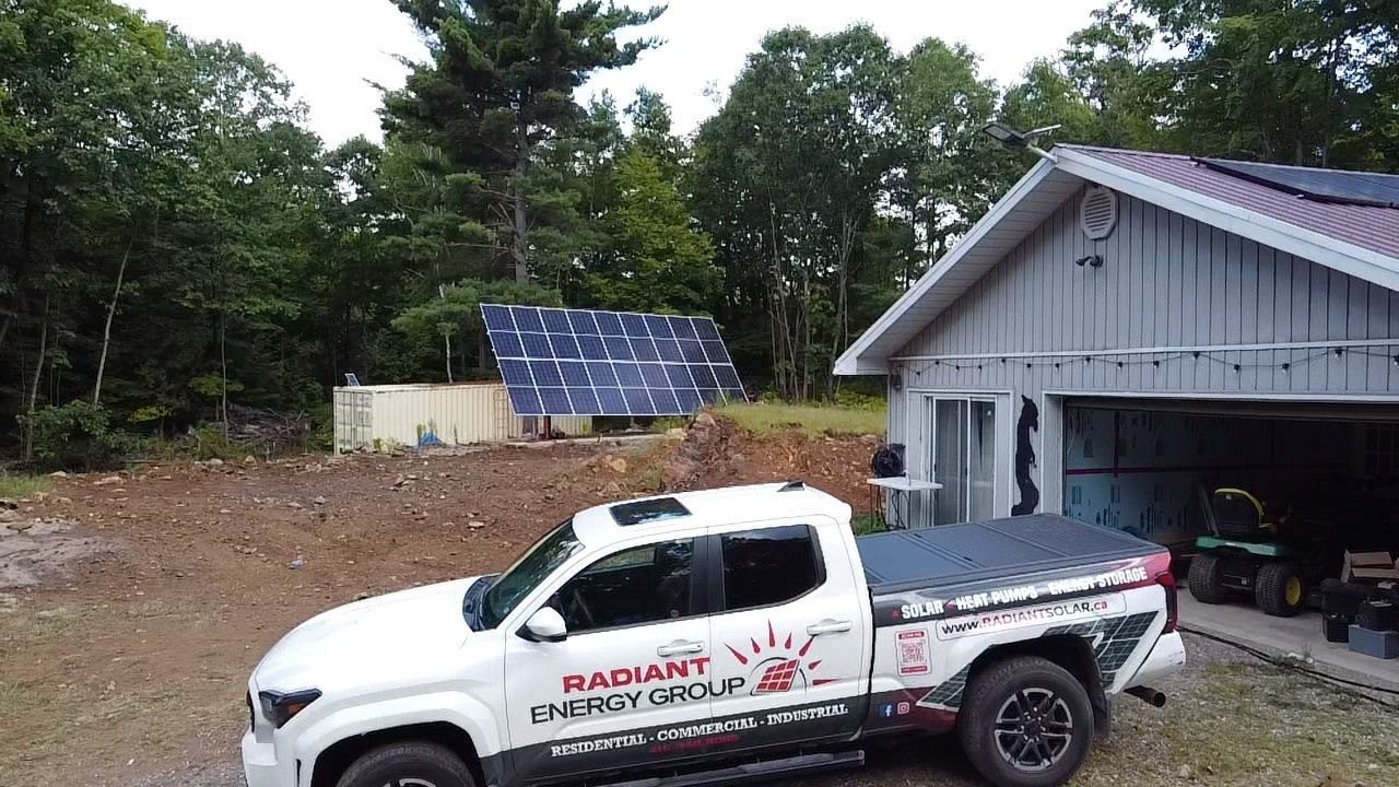  d'un projet de Panneaux solaires photovoltaïques près de Toronto (Grand Toronto) de Radiant Solar Energy Group