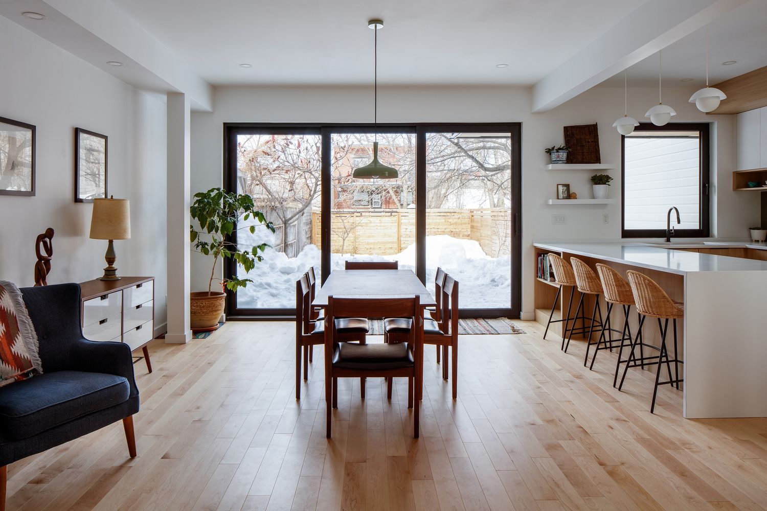 Dining Room from a Second Floor Additions project near Montreal (Greater Montreal) by Studio MMA Architects