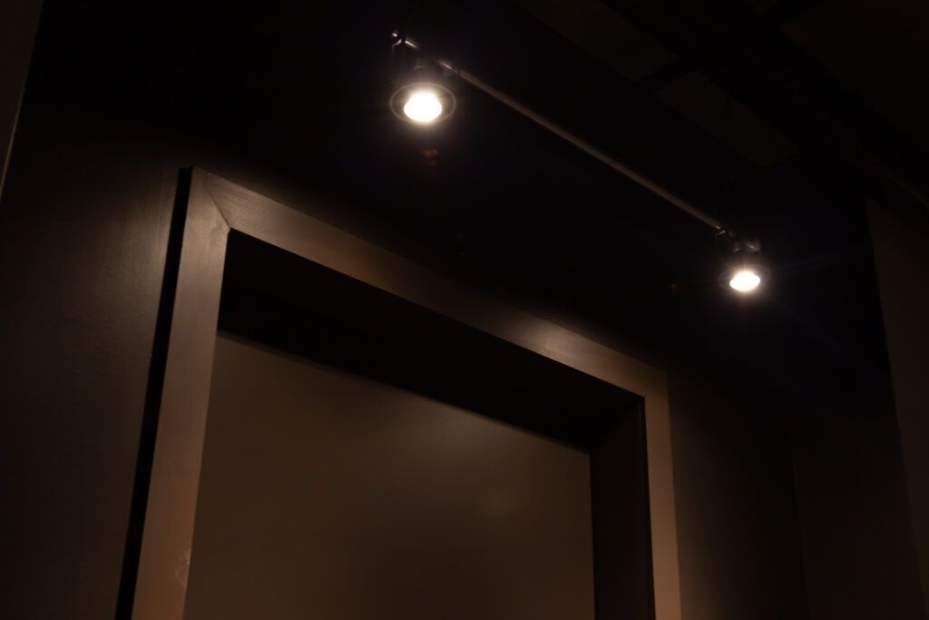 Couloir d'un projet de Design et aménagement intérieur près de Montréal/Laval/Longueuil (Grand Montréal) de Zaraté Lavigne Architectes