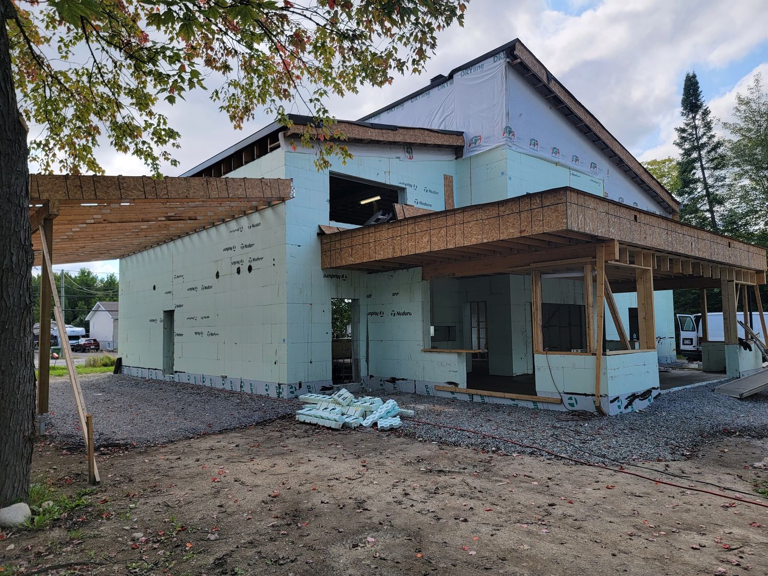 Wall Construction from a Single family homes project near Gatineau (Outaouais) by Génération Béton Inc