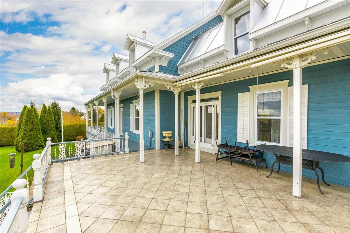 Deck & Balcony from a Single family homes project near Quebec City - Levis by REALTA Agence Immobilière