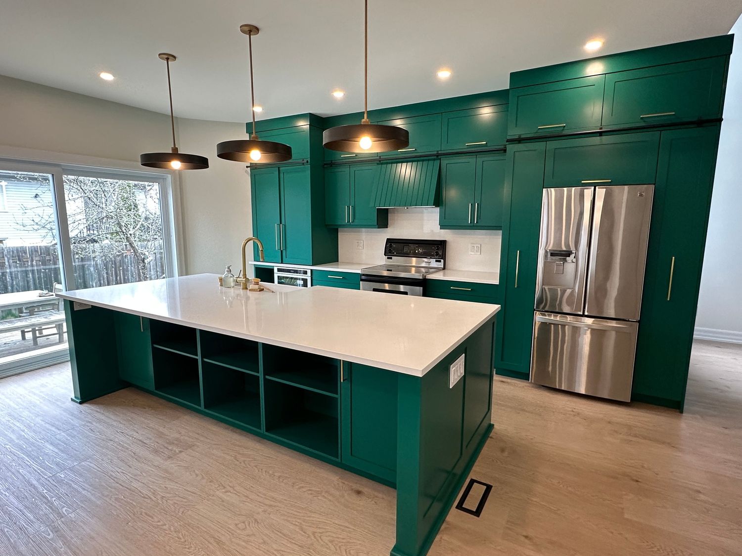 Kitchen from a Single family homes project near Ottawa by Cabinet Wakefield