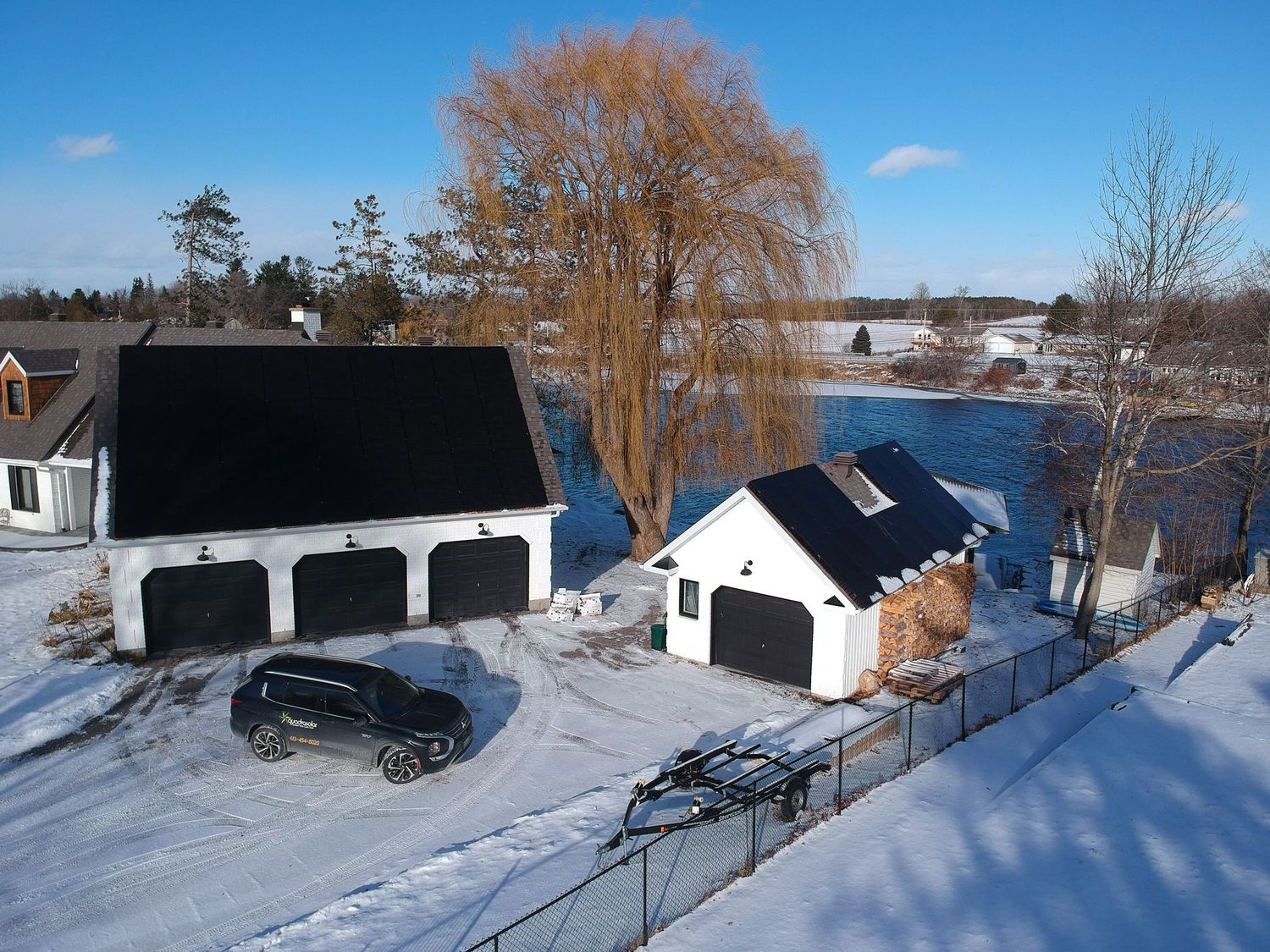  d'un projet de Panneaux solaires photovoltaïques près de Ottawa de Quadra Solar Corp.