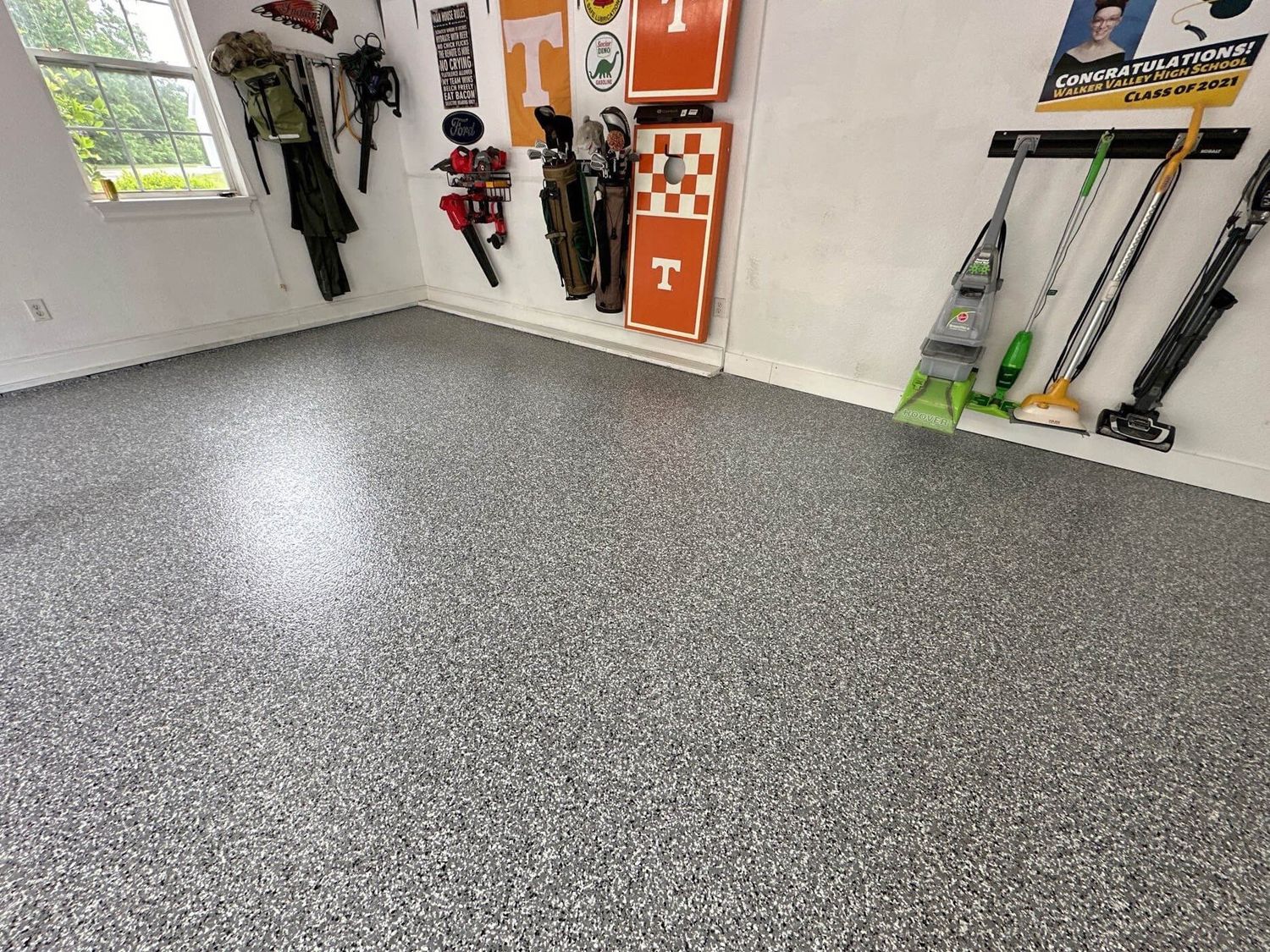 Garage et cabanon d'un projet de Planchers près de Chattanooga de Elite Floor Solutions