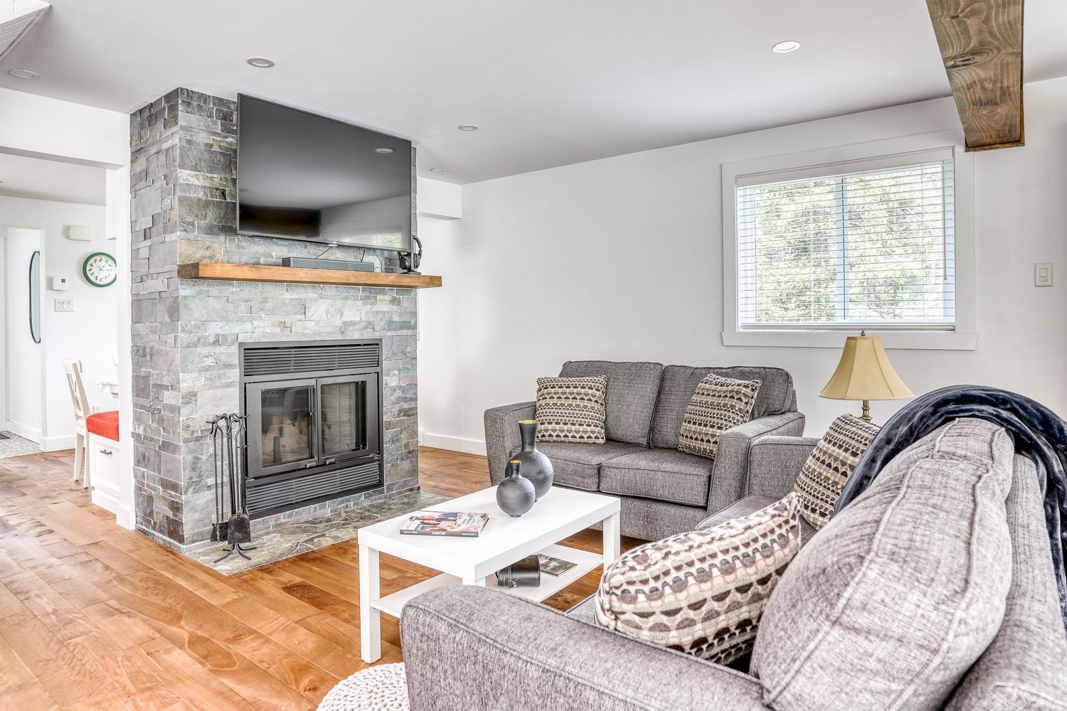 Salon d'un projet de Agrandissements de maison près de Joliette (Lanaudière) de Construction Youri Durand inc.