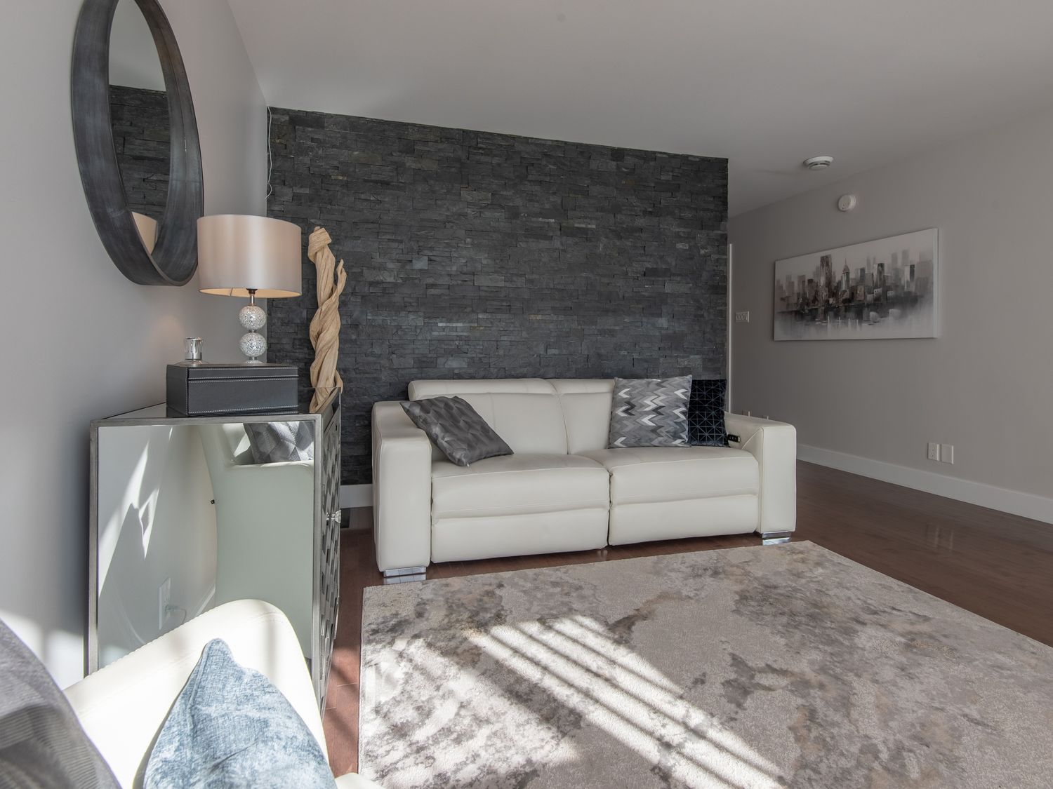 Living Room from a Home staging project near Montreal (Greater Montreal) by Nancy Mondou Courtier Immobilier Résidentiel et Commercial